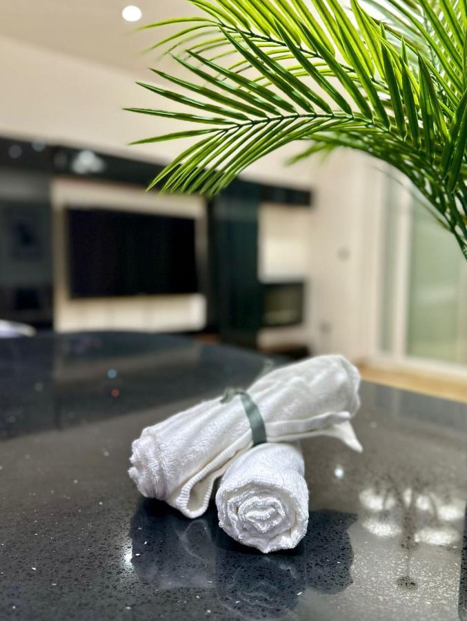 London Charm - Comfortable Room In Spacious House Exteriör bild